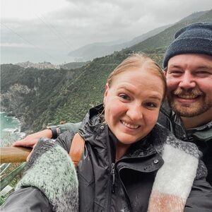 Meet your Poshers, Shelbie + Kyle!